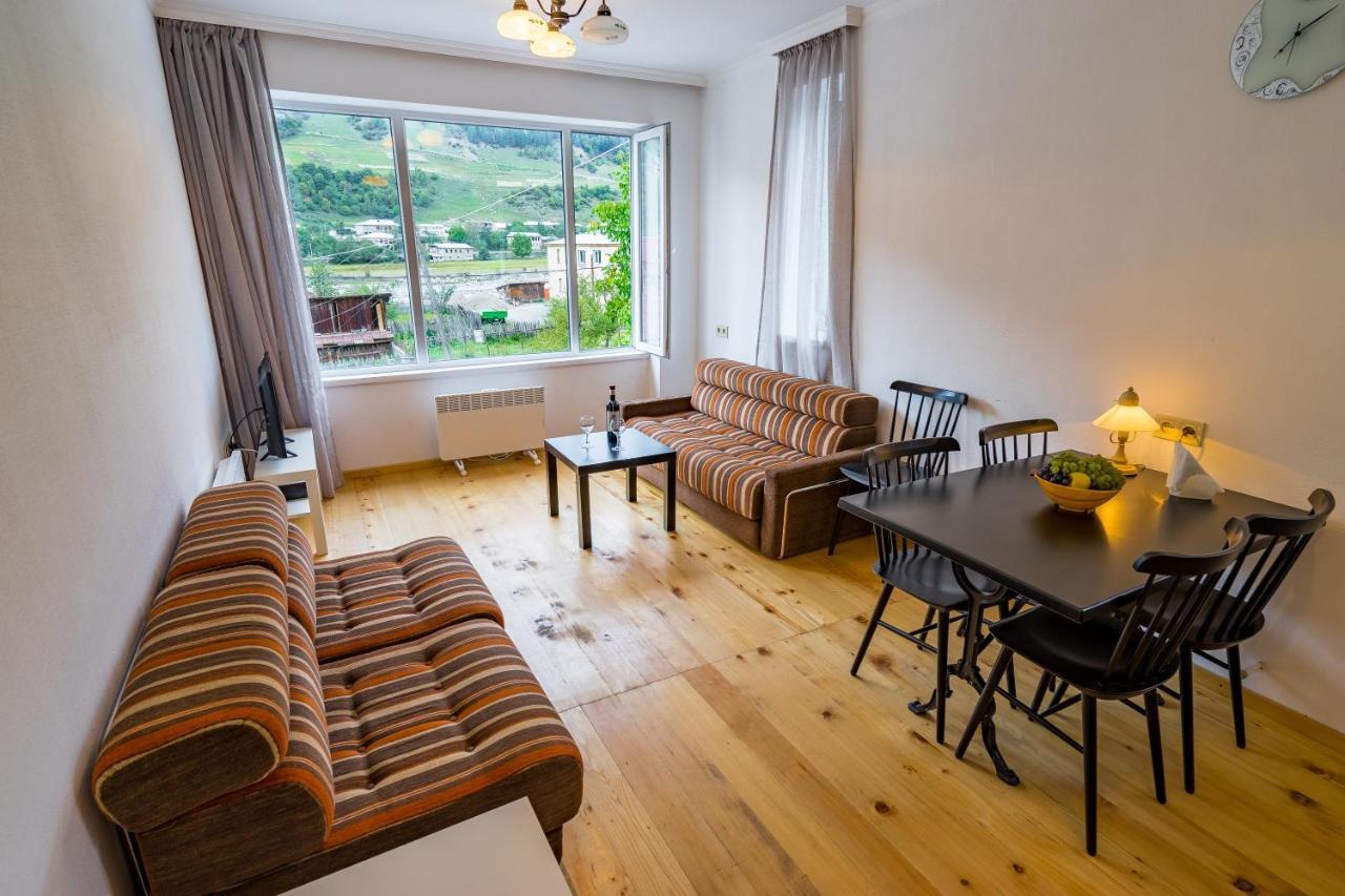 Svaneti Apartment'S Местія Екстер'єр фото